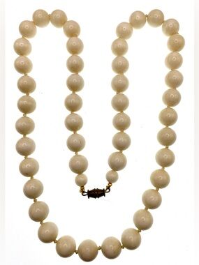 Vintage Cream Beaded Necklace Knotted Strand Ivory Tone Large Beads Barrel Clasp